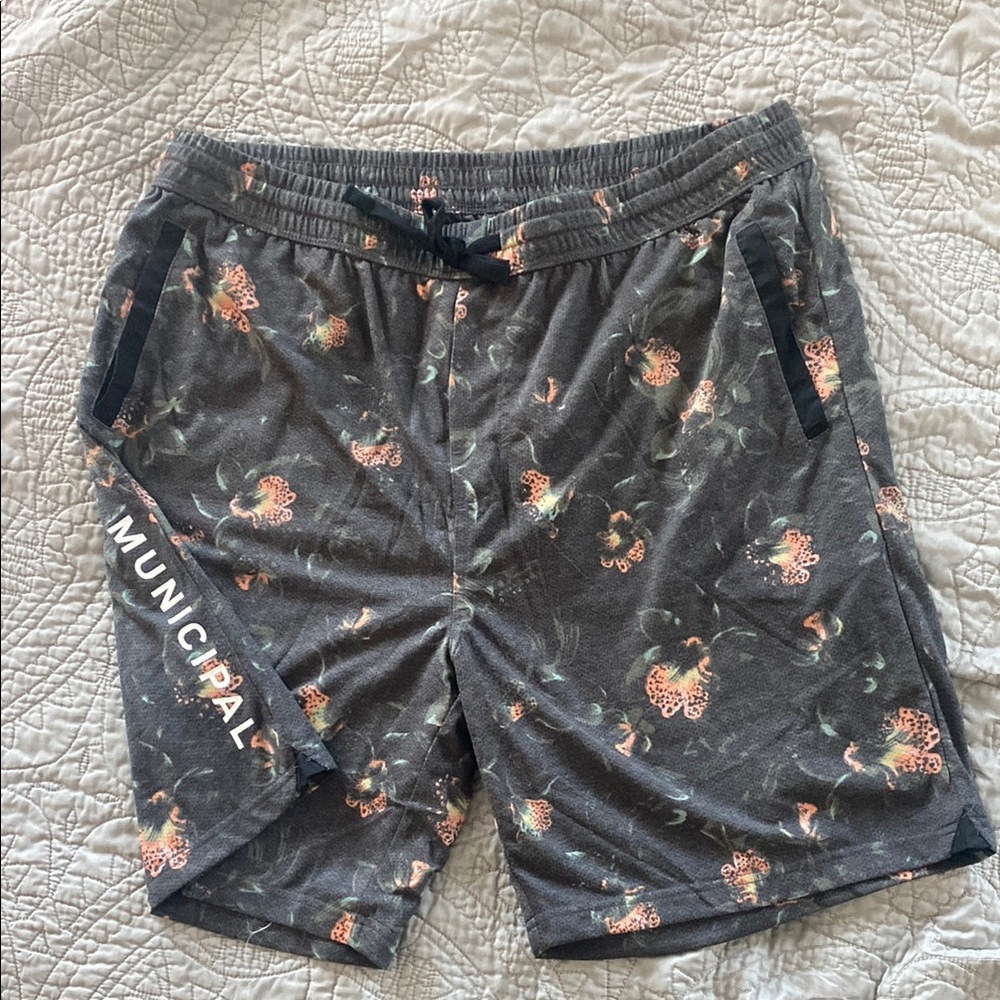 Municipal Sports utility shorts XL NWOT